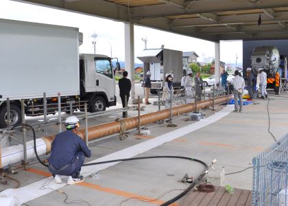 間もなく強固で衛生的な管路の完成です